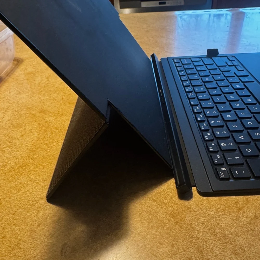 Dell slim folio Black Keyboard with Stand, touchpad